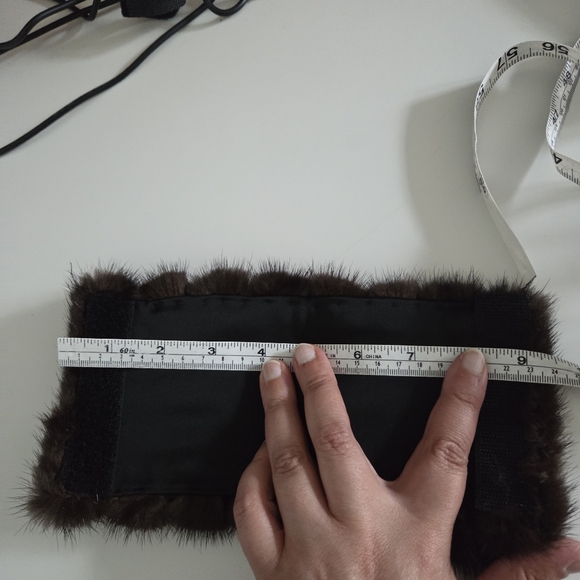 Genuine fur cuff bracelet - Picture 7 of 7